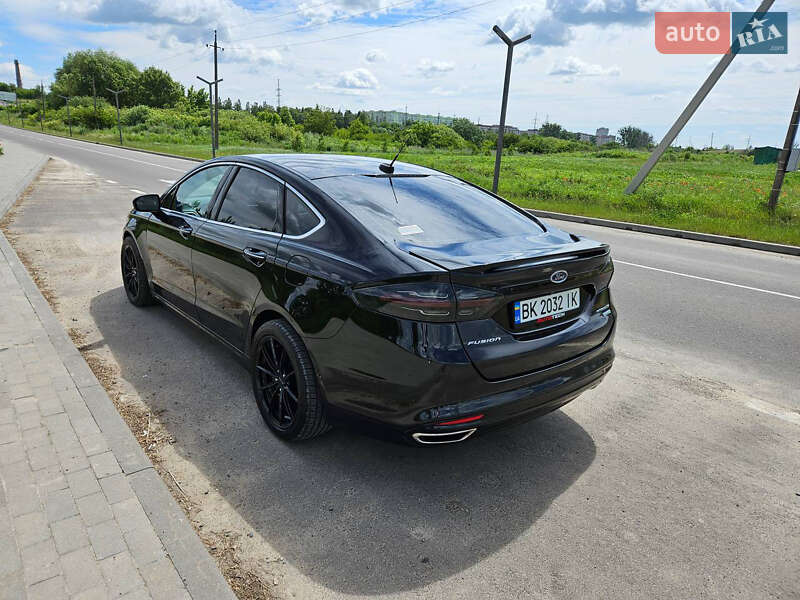 Седан Ford Fusion 2016 в Ровно