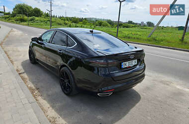 Седан Ford Fusion 2016 в 
