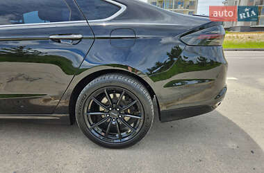 Седан Ford Fusion 2016 в 