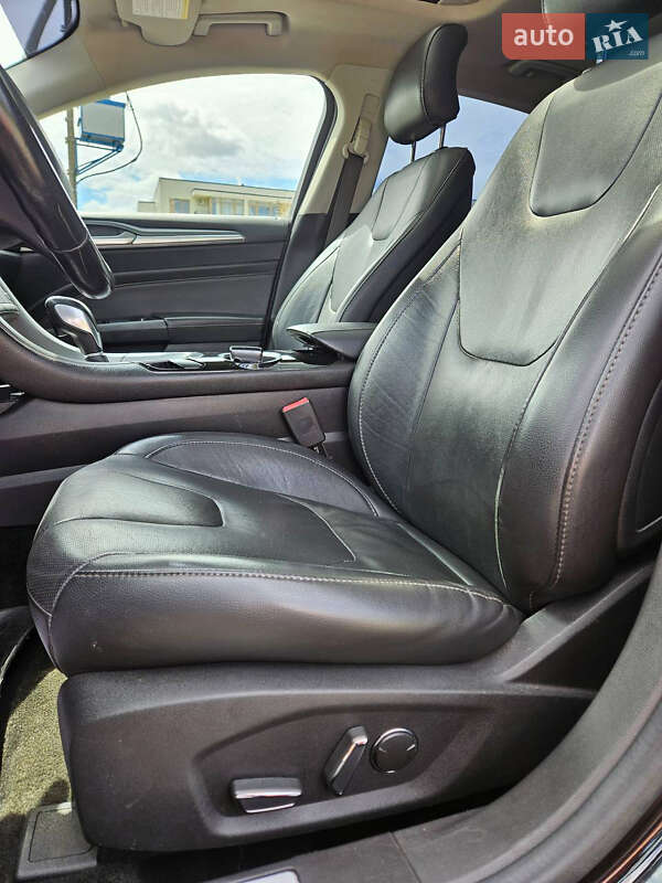 Седан Ford Fusion 2016 в Ровно