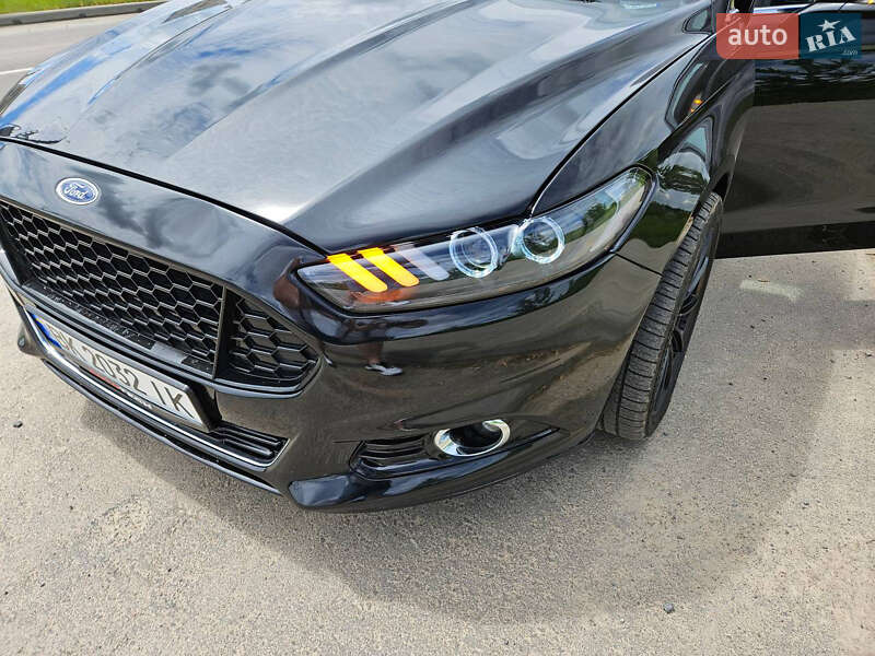 Седан Ford Fusion 2016 в Ровно
