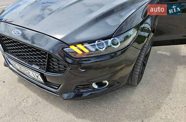 Седан Ford Fusion 2016 в 