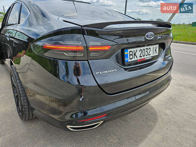 Седан Ford Fusion 2016 в Ровно