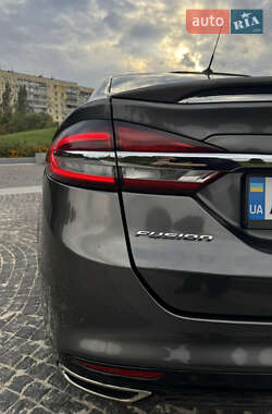 Седан Ford Fusion 2016 в 