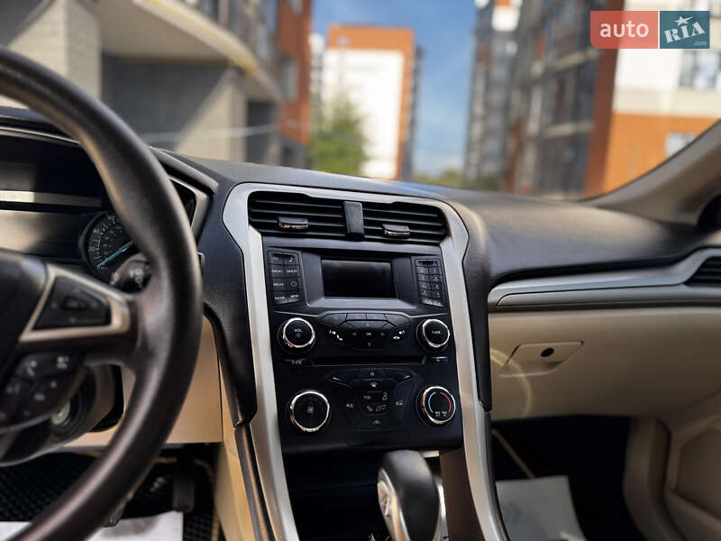 Седан Ford Fusion 2015 в Ивано-Франковске
