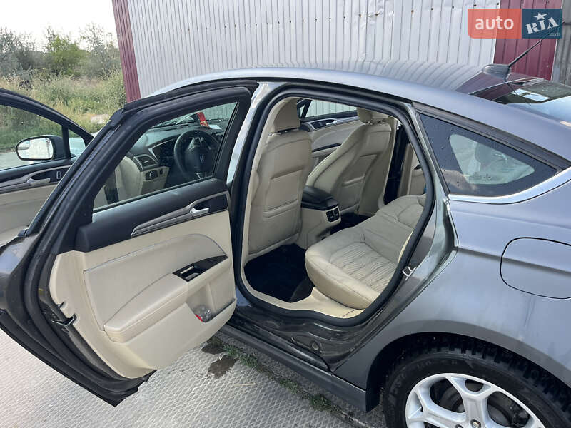 Седан Ford Fusion 2015 в Одесі