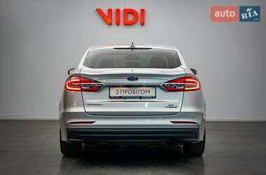 Седан Ford Fusion 2019 в 