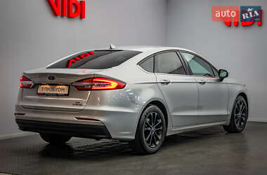 Седан Ford Fusion 2019 в 