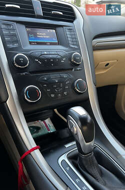 Седан Ford Fusion 2014 в 