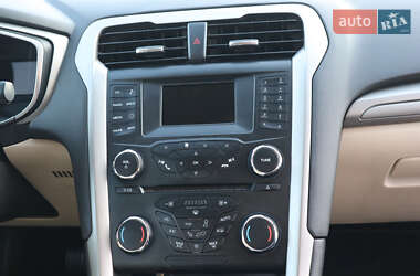 Седан Ford Fusion 2014 в 