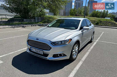 Седан Ford Fusion 2013 в 