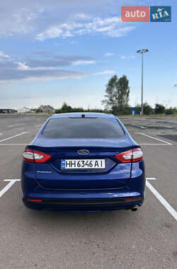 Седан Ford Fusion 2016 в 