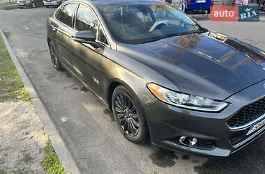 Седан Ford Fusion 2015 в 