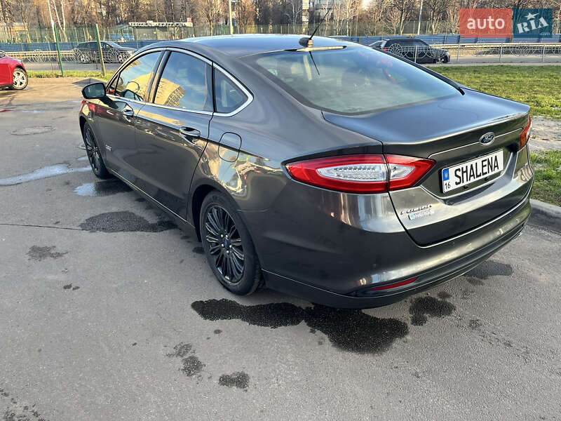 Седан Ford Fusion 2015 в Києві