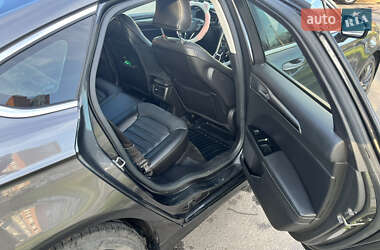 Седан Ford Fusion 2015 в 