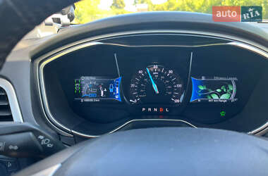 Седан Ford Fusion 2015 в 