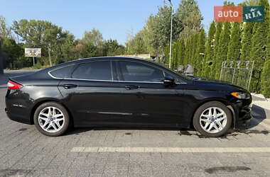 Седан Ford Fusion 2012 в Надворной