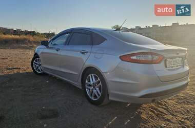 Седан Ford Fusion 2016 в 