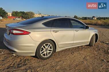 Седан Ford Fusion 2016 в 