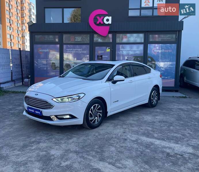 Седан Ford Fusion 2017 в 
