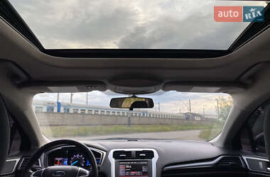 Седан Ford Fusion 2016 в 