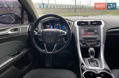 Седан Ford Fusion 2016 в 