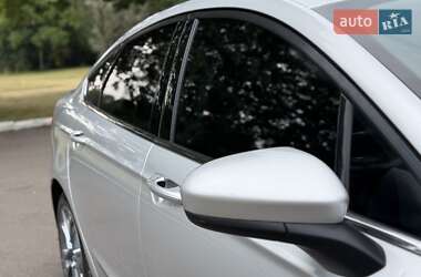 Седан Ford Fusion 2017 в 