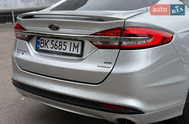 Седан Ford Fusion 2017 в 
