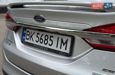 Седан Ford Fusion 2017 в 