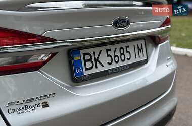 Седан Ford Fusion 2017 в 
