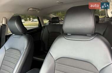 Седан Ford Fusion 2017 в 