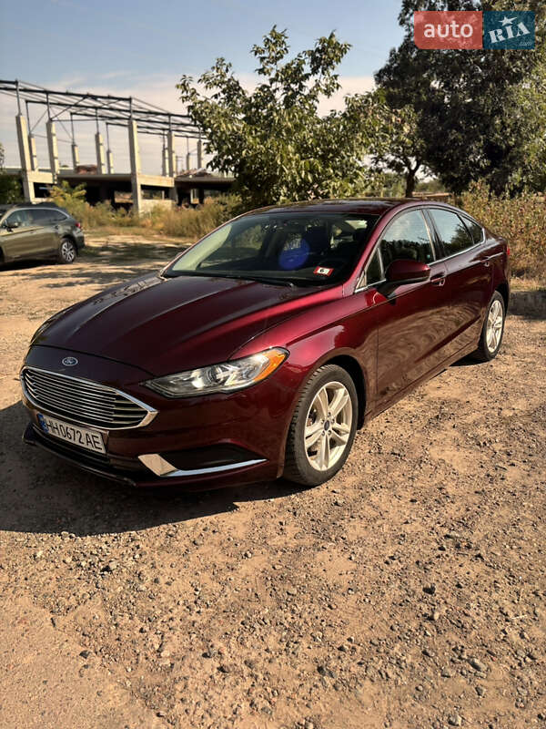 Седан Ford Fusion 2018 в Южном