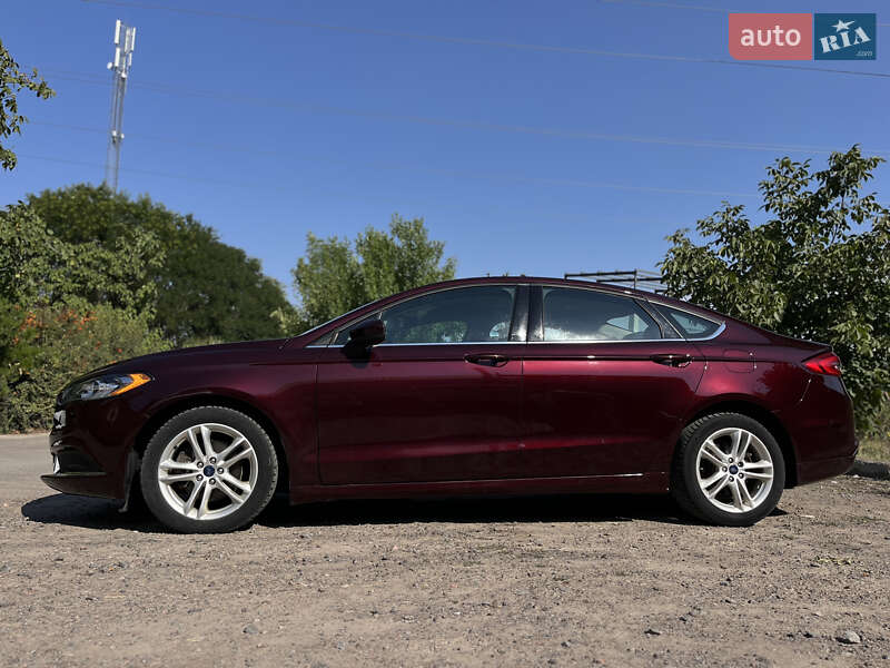 Седан Ford Fusion 2018 в Южном