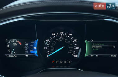 Седан Ford Fusion 2016 в 