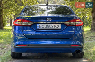 Седан Ford Fusion 2017 в 