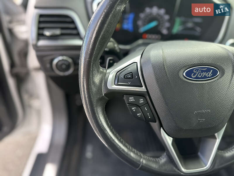 Седан Ford Fusion 2013 в Києві