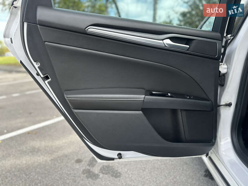 Седан Ford Fusion 2013 в Києві