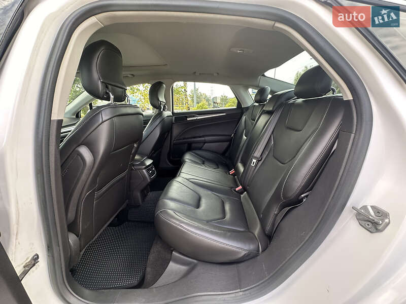 Седан Ford Fusion 2013 в Києві