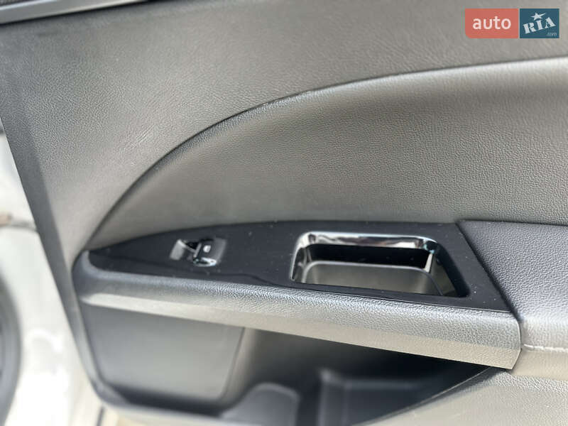 Седан Ford Fusion 2013 в Києві