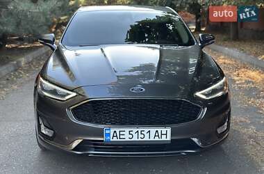 Седан Ford Fusion 2019 в 