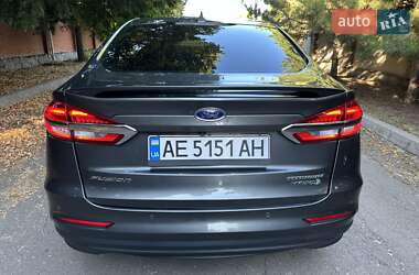 Седан Ford Fusion 2019 в 