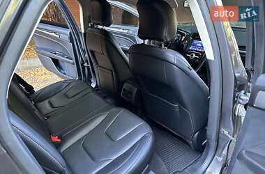 Седан Ford Fusion 2019 в 