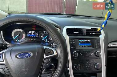 Седан Ford Fusion 2013 в 