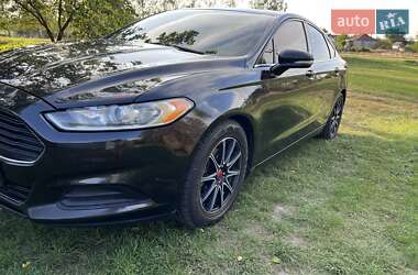 Седан Ford Fusion 2013 в 