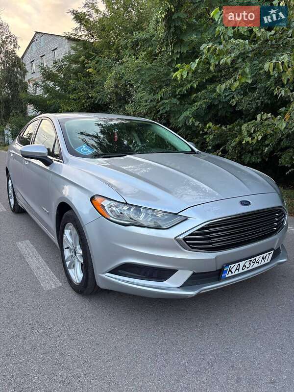 Седан Ford Fusion 2017 в 