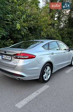 Седан Ford Fusion 2017 в 