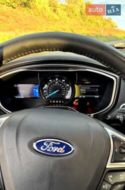Седан Ford Fusion 2016 в 