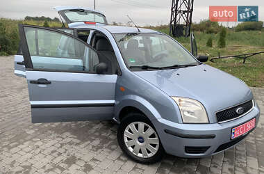 Хетчбек Ford Fusion 2004 в 