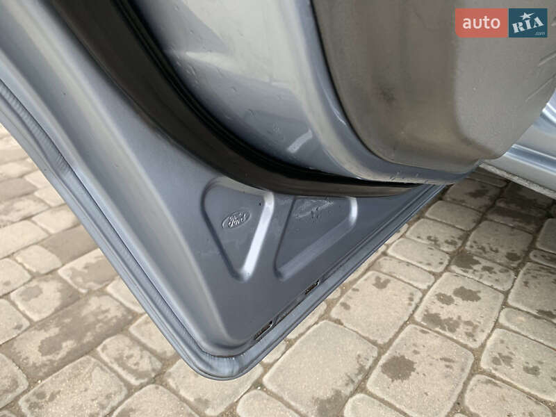 Хэтчбек Ford Fusion 2004 в Борщеве