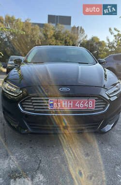 Седан Ford Fusion 2016 в 